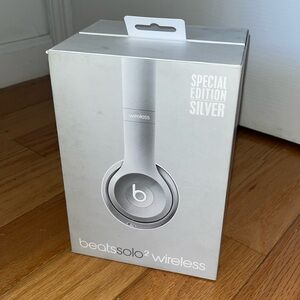 Beats Solo 2 Wireless New in Box